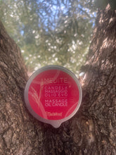 Carica l&#39;immagine nel visualizzatore di Gallery, Candela da massaggio all&#39;Olio di oliva al profumo di agrumi e cannella
