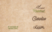 Carica l'immagine nel visualizzatore di Gallery, Carolivo: liquore artigianale a base di foglie di ulivo, carrube e mandorle. Alc. 30% Vol. 500 Cl

