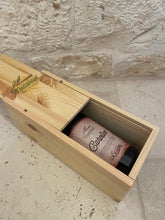 Carica l'immagine nel visualizzatore di Gallery, Liquore Artigianale Carolivo Alc. 30% Vol. 500 Cl  - Opzione Con Cassetta Legno
